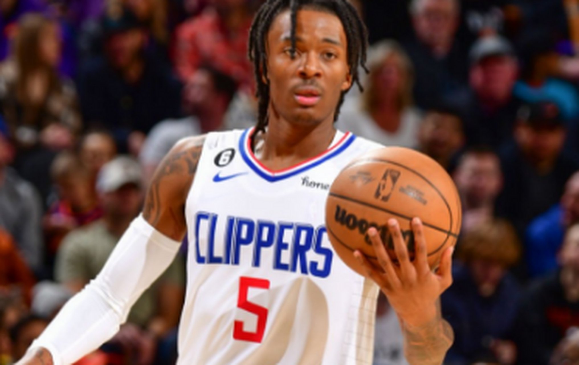  又见绝平！洛杉矶快船与菲尼克斯太阳鏖战至终场，莱万读秒救主