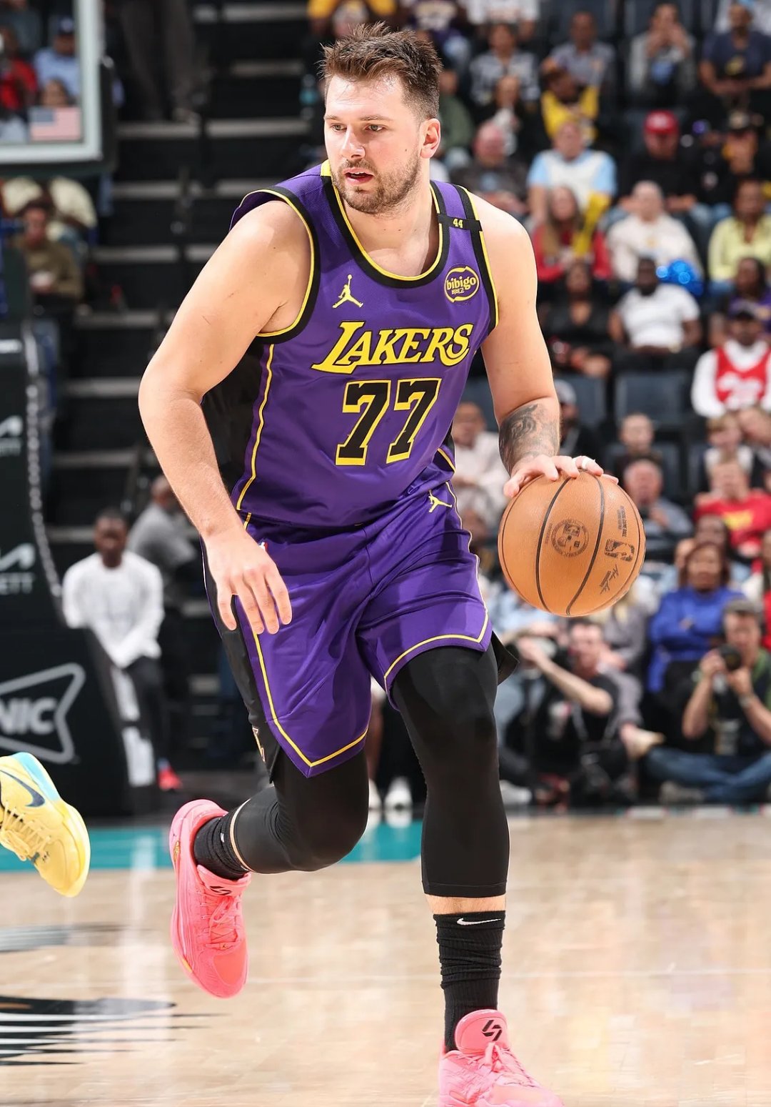 包含布伦森赛后谦逊发言登热搜，切尔西大胜洛杉矶湖人引发热议的词条